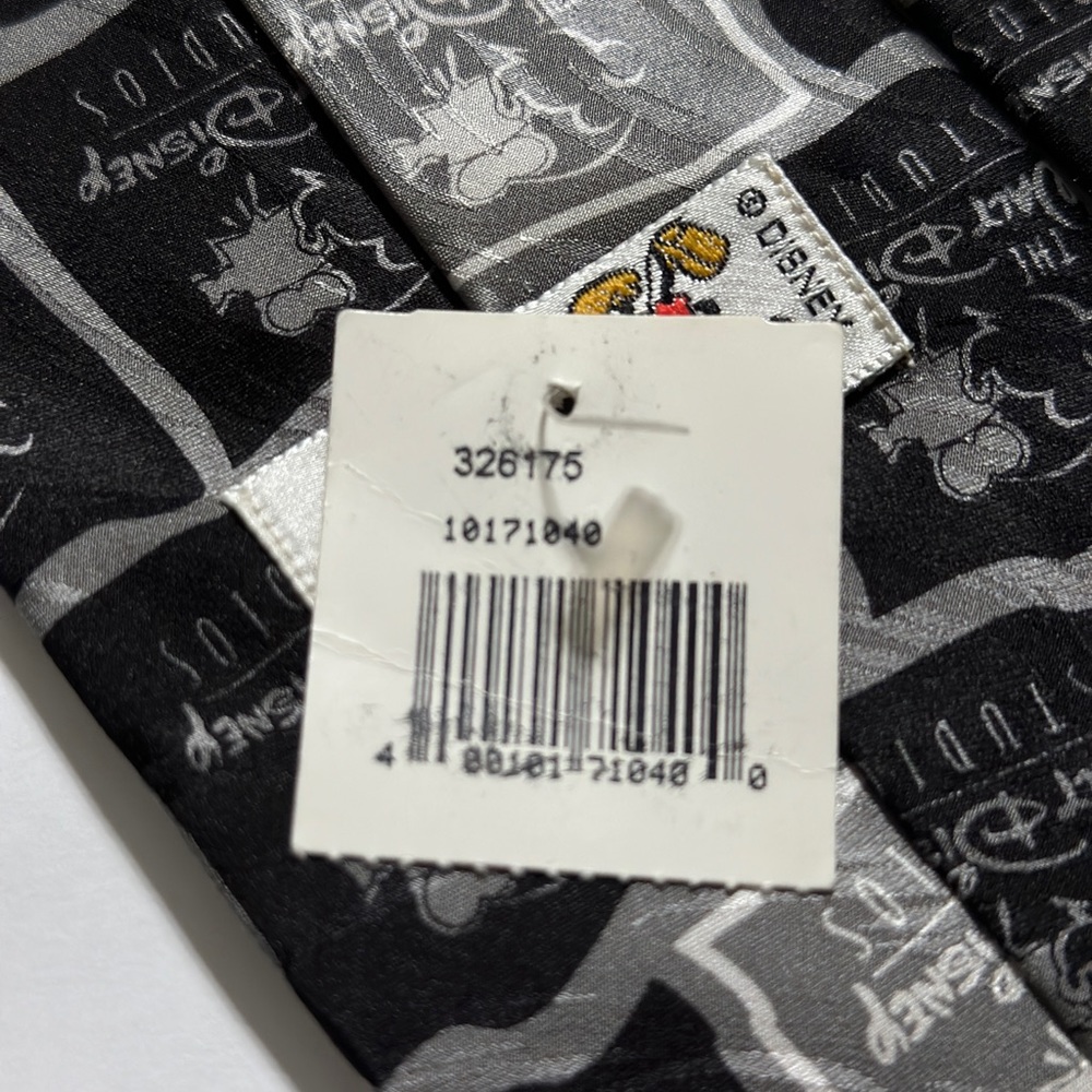 Disney Tie - Picture 4 of 5